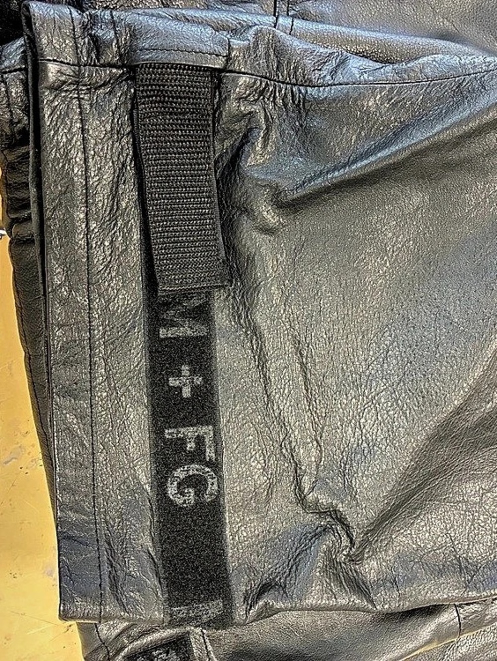 Marithé François Girbaud Black Leather Cargo Pants Y2K Baggy Size 30 - Picture 15 of 15